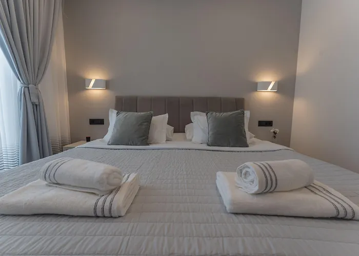 Sky & Sun Luxury With Private Parking In The Garage Zara