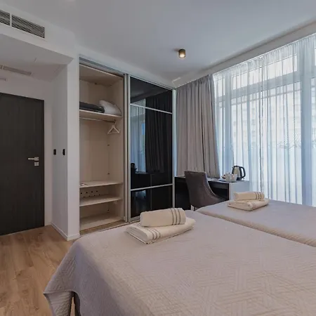 Oda ve Kahvaltı Sky & Sun Luxury With Private Parking In The Garage 4*