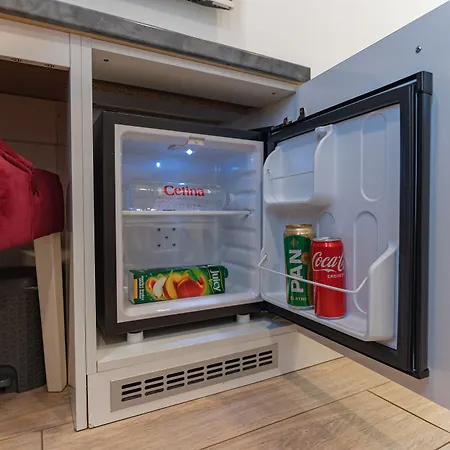 Sky & Sun Luxury With Private Parking In The Garage 4* ザダル