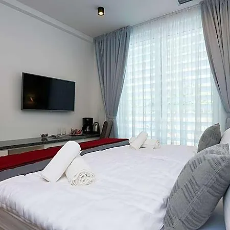 Oda ve Kahvaltı Sky & Sun Luxury With Private Parking In The Garage