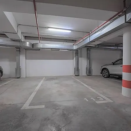 Sky & Sun Luxury With Private Parking In The Garage Oda ve Kahvaltı