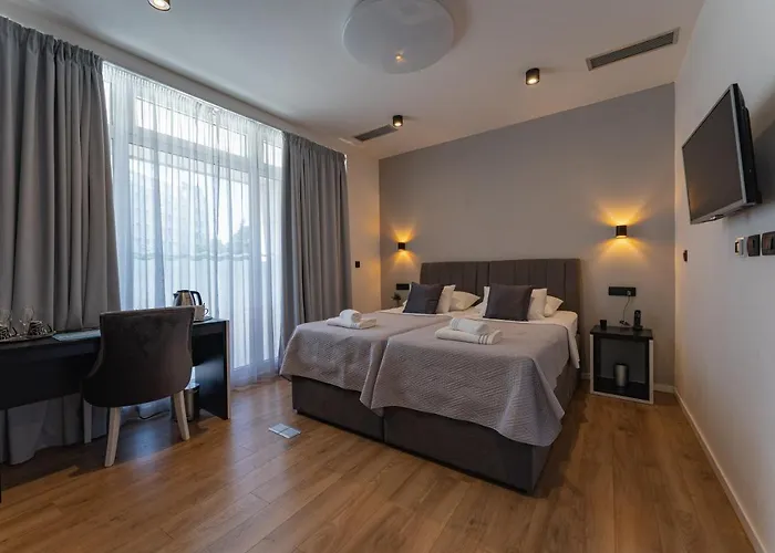 Sky & Sun Luxury With Private Parking In The Garage