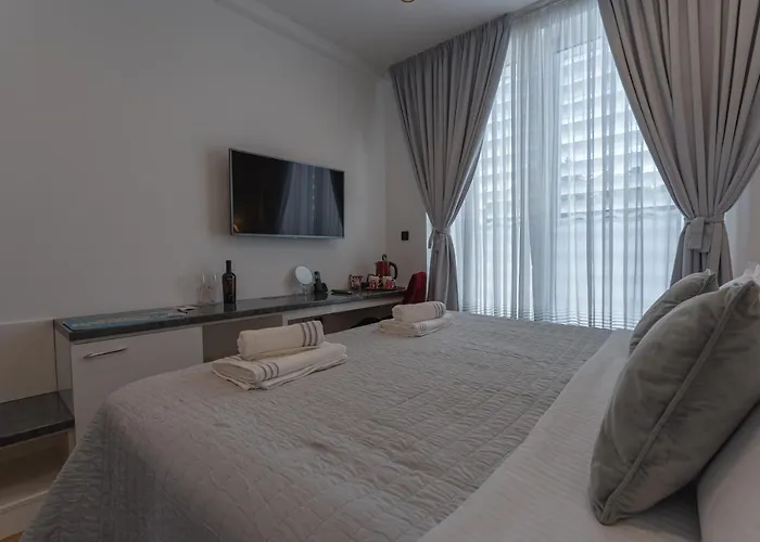 Sky & Sun Luxury With Private Parking In The Garage 자다르