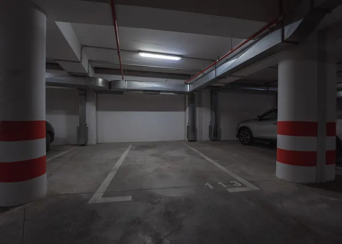 B&B Sky & Sun Luxury With Private Parking In The Garage 4*