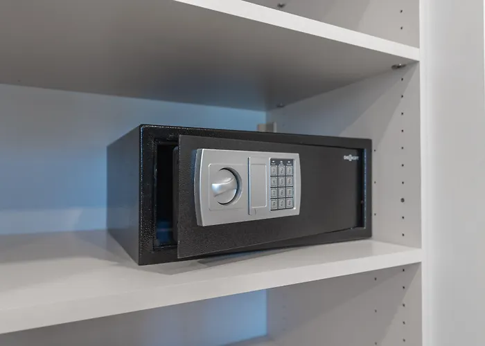 Sky & Sun Luxury With Private Parking In The Garage 4* 자다르