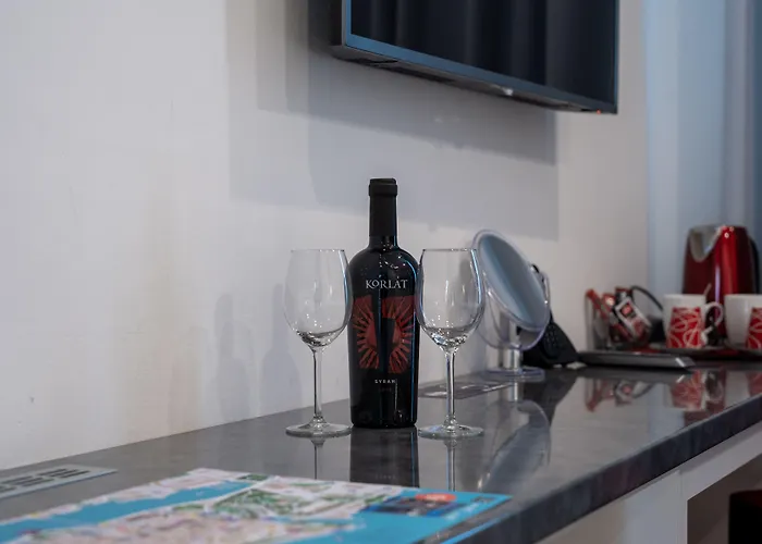 Sky & Sun Luxury With Private Parking In The Garage